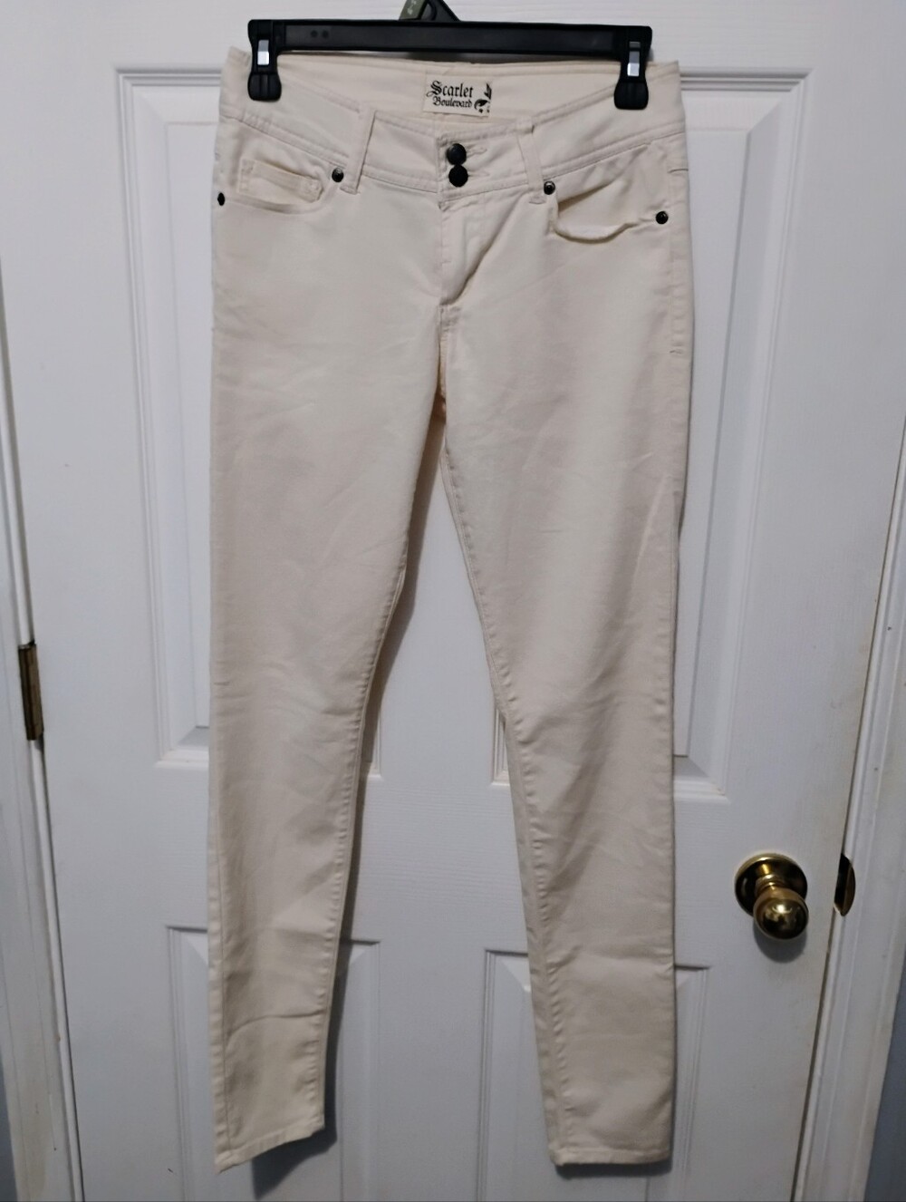 Scarlet Boulevard Cream Colored Skinny Leg Pants